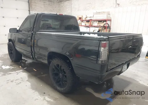 1998 Chevrolet K1500 Fleetside z USA, uszkodzony, nr VIN 1GCEK14R3WZ136352